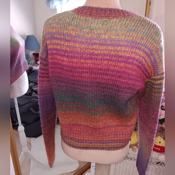 Kendall & Kylie~Colorful Cropped Knit Crew Neck Oversized Sweater - Picture 3 of 15